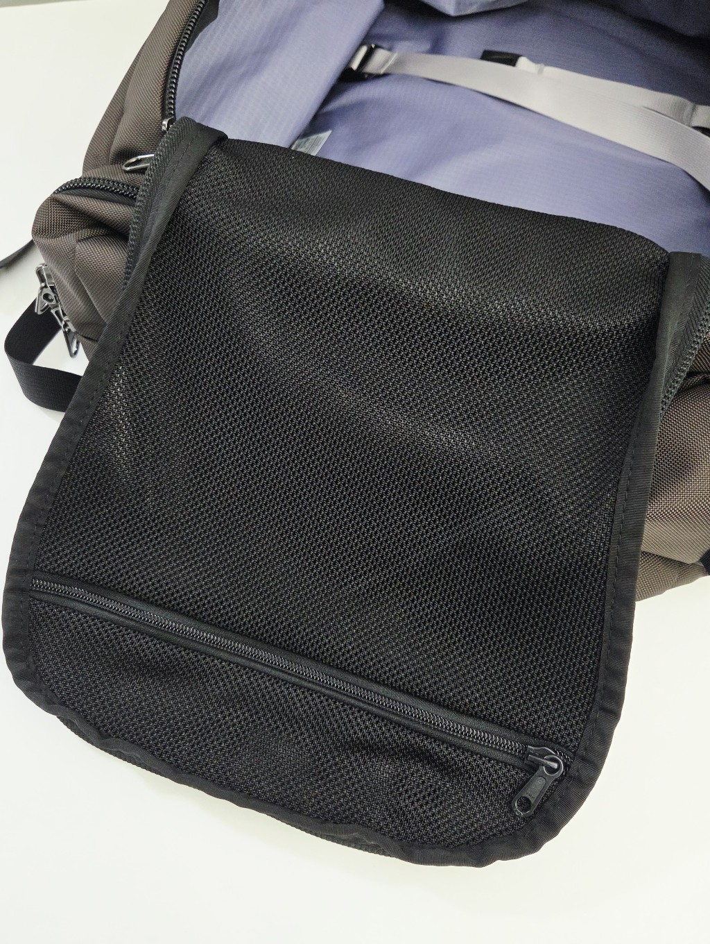 Excellent Tom Bihn Techonaut 45 Backpack Travel Bag — image 7 of 8